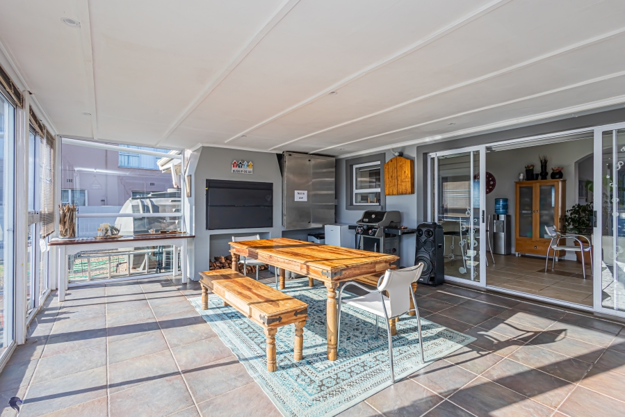 3 Bedroom Property for Sale in Country Club Western Cape